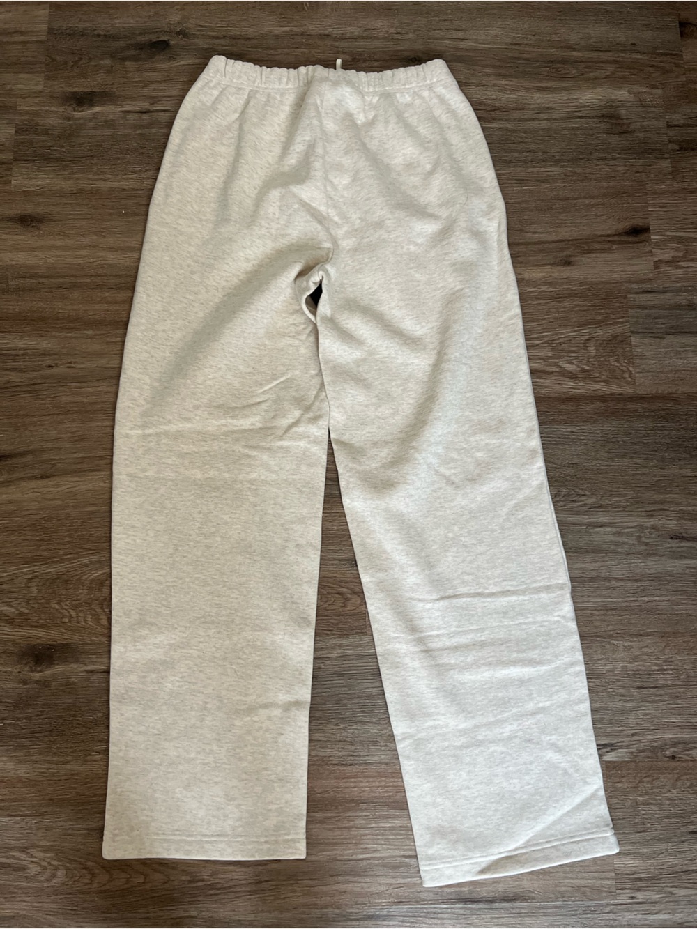 SKIMS Cotton Fleece Straight Leg Sweatpants - Picture 4 of 5